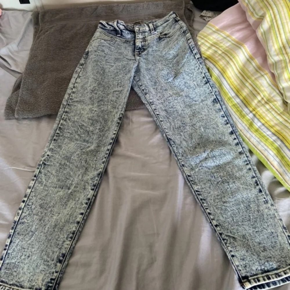 Fashion nova size 5 light wash blue jean